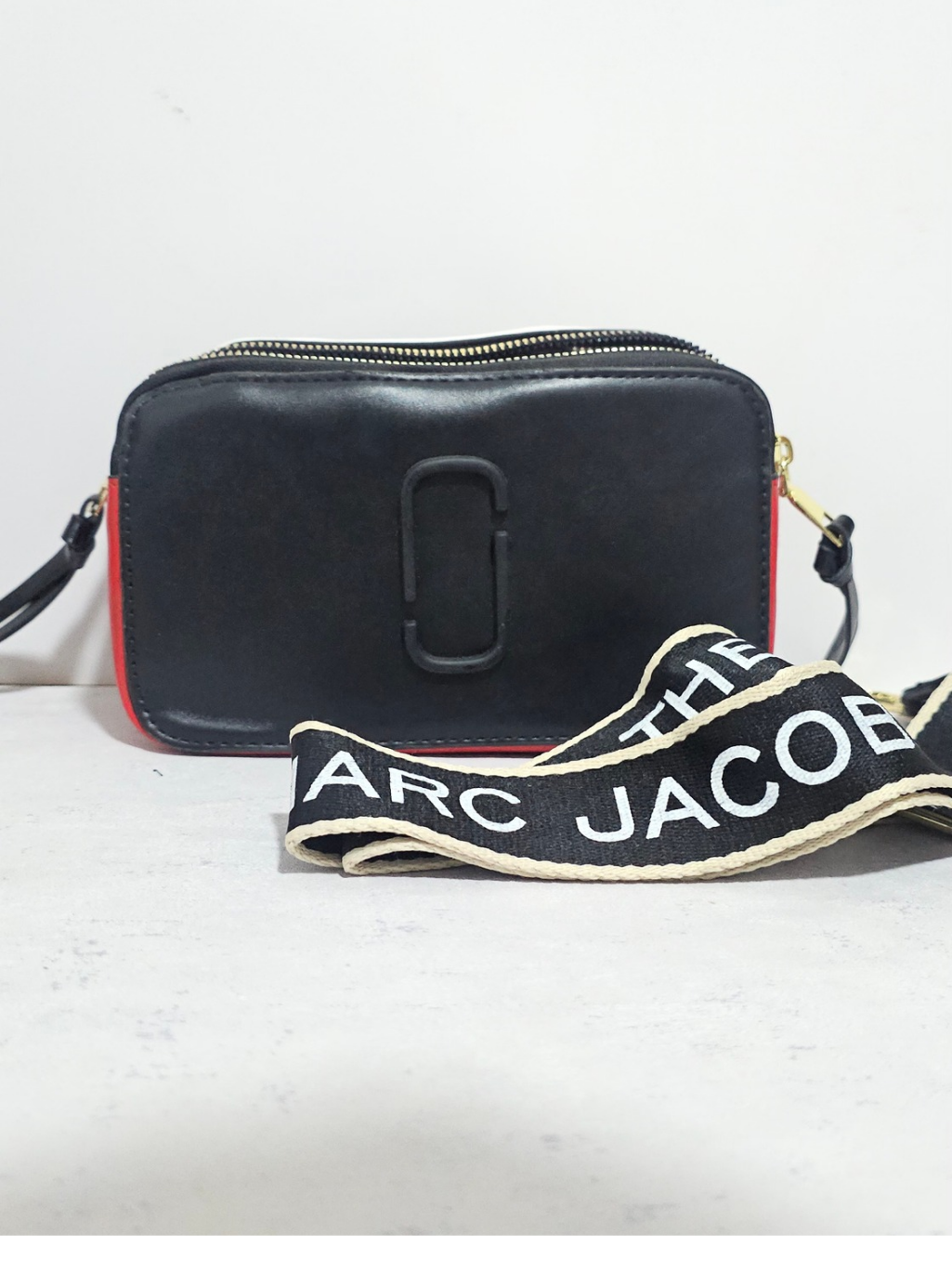 Marc Jacobs Sling bag