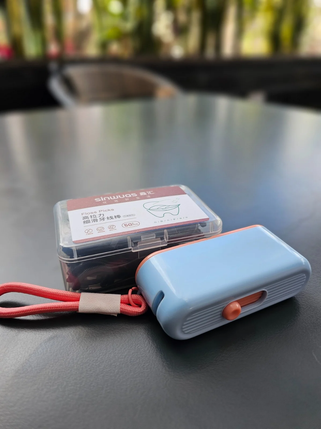 Dental Dispenser + pack of 100 dental floss